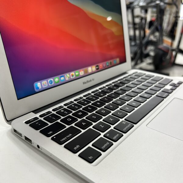 508050 6 scaled PORTATIL MACBOOK AIR 11" 2015 I5 4GB RAM 128GB HDD + CARGADOR