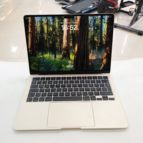 508846 1 scaled PORTATIL APPLE MACBOOK AIR M2 8GB 256GB DORADO CON CARGADOR 99%