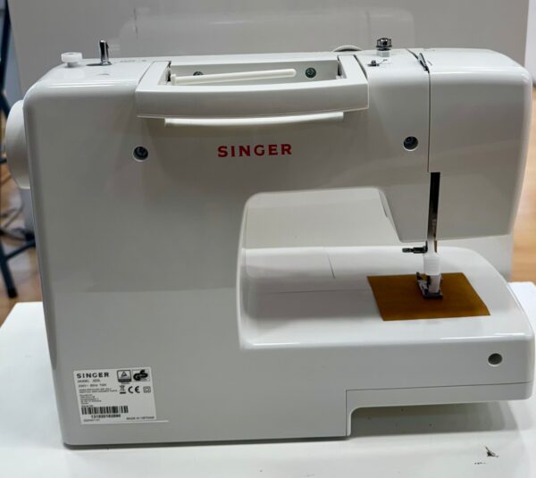 508929 2 MAQUINA DE COSER SINGER 323L SERENADE BLANCA Y ROSA * A ESTRENAR + CAJA