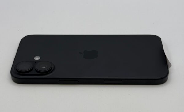 509630 3 scaled IPHONE 16 128GB BLACK A ESTENAR