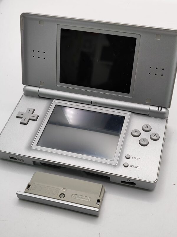 Imagen de WhatsApp 2024 11 12 a las 12.12.33 e19bedd1 CONSOLA NINTENDO DS LITE GRIS