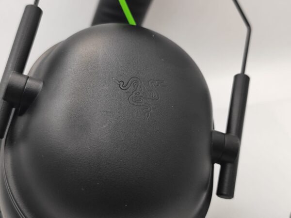 Imagen de WhatsApp 2024 11 18 a las 19.51.40 bb52843e AURICULARES GAMING RAZER BLACK SHARK V2 CON CABLE