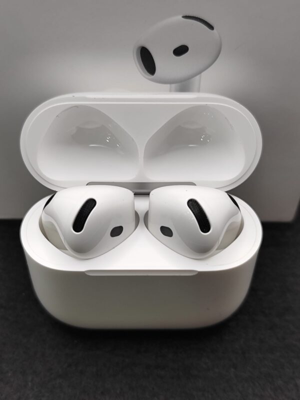 Imagen de WhatsApp 2024 11 19 a las 11.14.33 faa7b20c APPLE AIRPODS GEN 4 CANCELACIÓN DE RUIDO * A ESTRENAR*