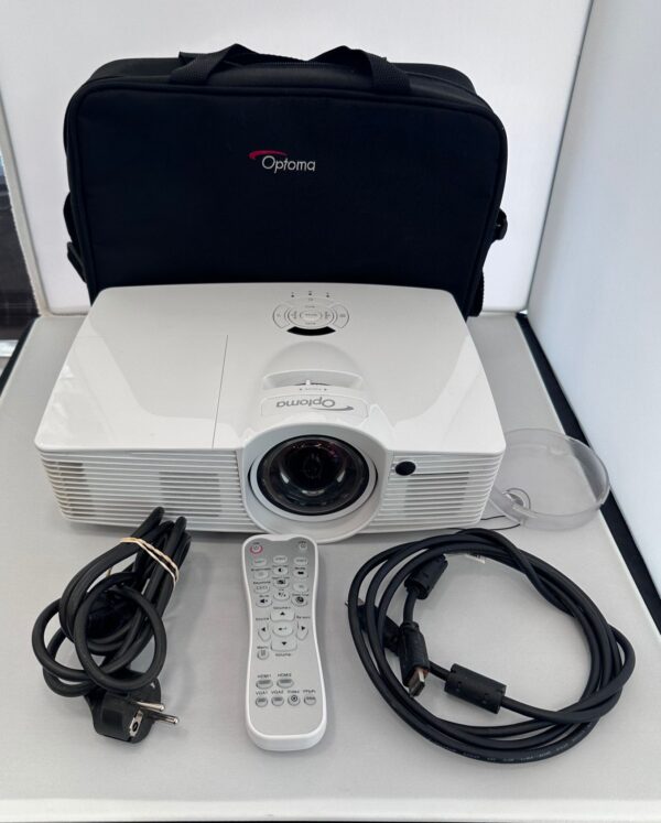 WhatsApp Image 2024 04 17 at 11.23.00 2 PROYECTOR OPTOMA VDGTGZBZ + MANDO + INSTRUCCIONES