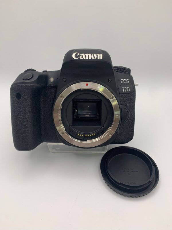 WhatsApp Image 2024 11 05 at 10.22.47 CAMARA REFLEX CANON EOS 77D + CARGADOR