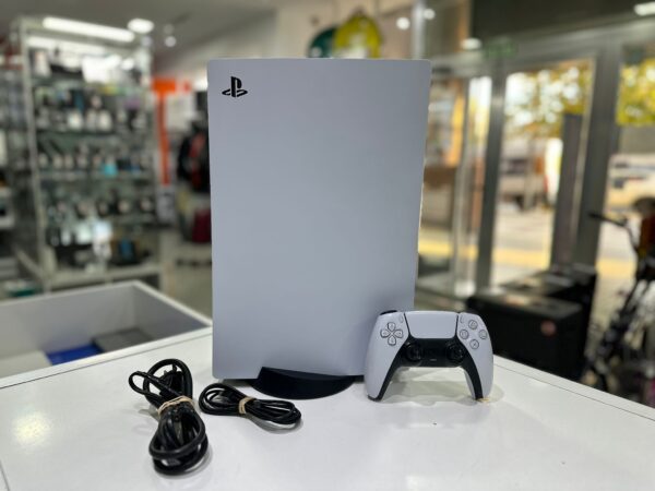 WhatsApp Image 2024 11 07 at 17.14.04 CONSOLA PS5 FAT CON LECTOR 825GB + MANDO + CABLE