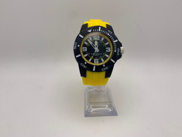 WhatsApp Image 2024 11 23 at 11.55.36 RELOJ MAREA 35353 CORREA DE CAUCHO DE COLOR AMARILLO