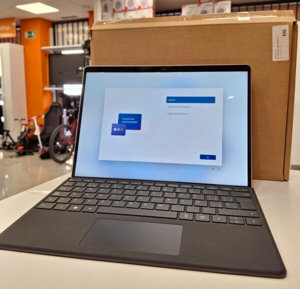 15u514122 1 TABLET SURFACE PRO 8 11TH 8 GB RAM/256 GB + CAJA + CARGADOR