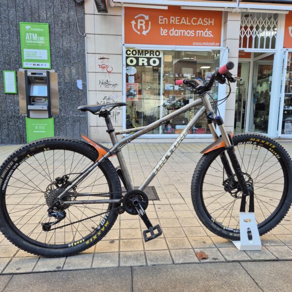 463352 3 scaled BICICLETA TIPO ENDURO ON ONE GRIS HECHA POR PIEZAS