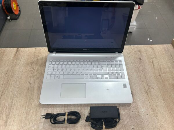 490463L 2 rotated PORTATIL SONY VAIO I5 4GEN 512GB 8RAM WIN 10 + CARGADOR