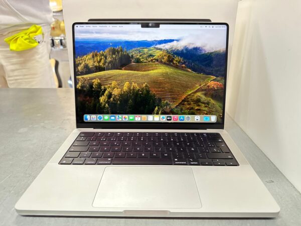 503369 5 MACBOOK PRO 15,6/M3 PRO (11-CPU 14-GPU)/18GB RAM/512GB SSD/14")+ CARGADOR + CAJA