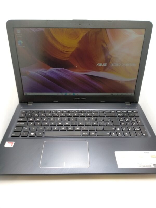 503935 1 PORTATIL ASUS VIVOBOOK AMD A6-9225 RADEON 8GB RAM 256GB SSD +CARGADOR+CAJA