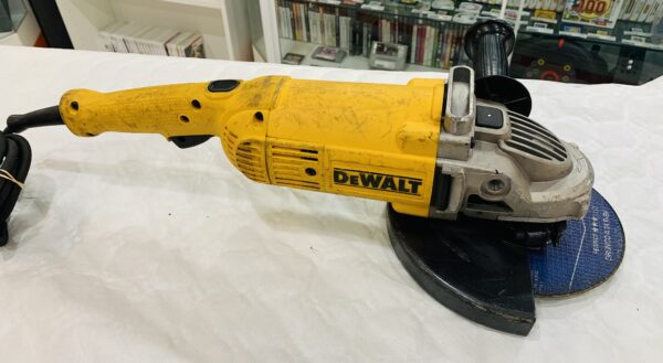 510929 scaled RADIAL DEWALT DWE492S 2200W