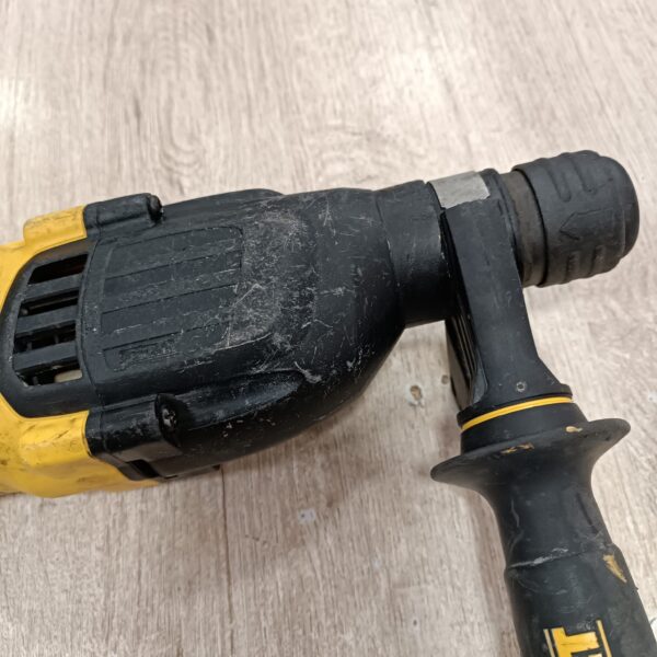 511232 2 TALADRO DEMOLEDOR DEWALT D25133 800W