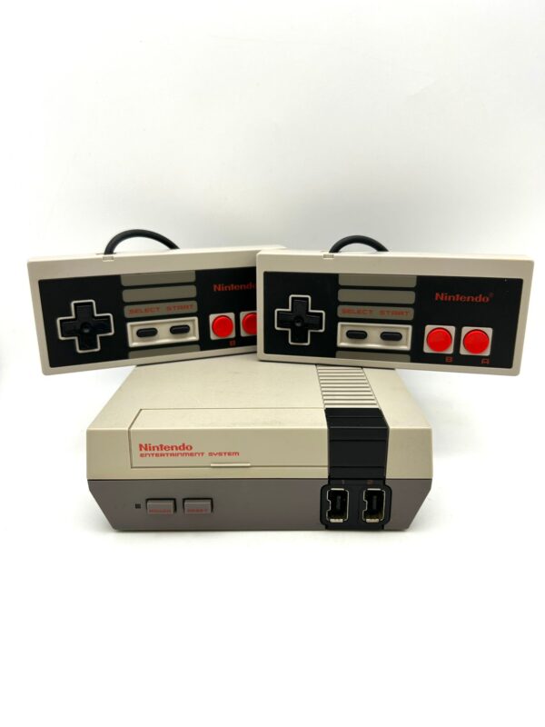 512498 1 CONSOLA NES MINI+ 2 MANDOS + ACC