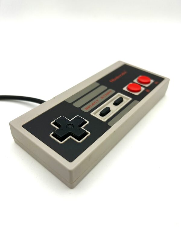 512498 4 CONSOLA NES MINI+ 2 MANDOS + ACC