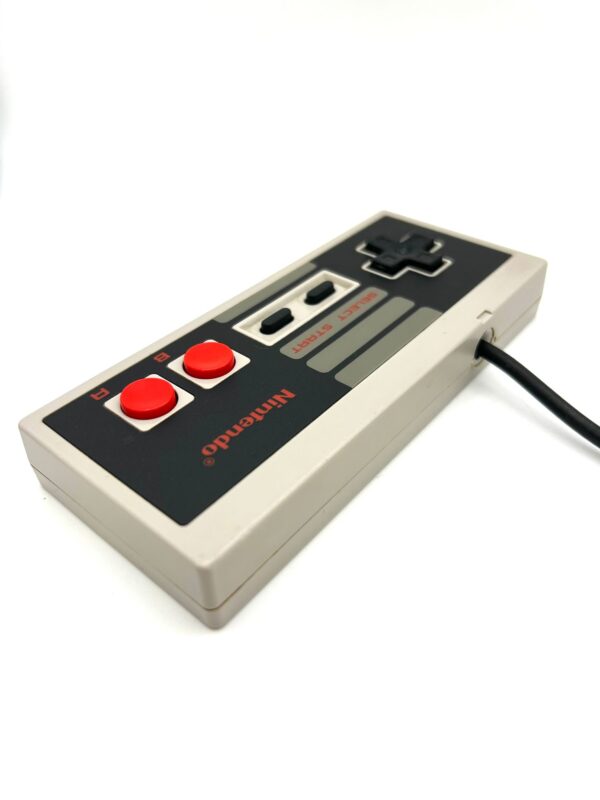 512498 5 CONSOLA NES MINI+ 2 MANDOS + ACC