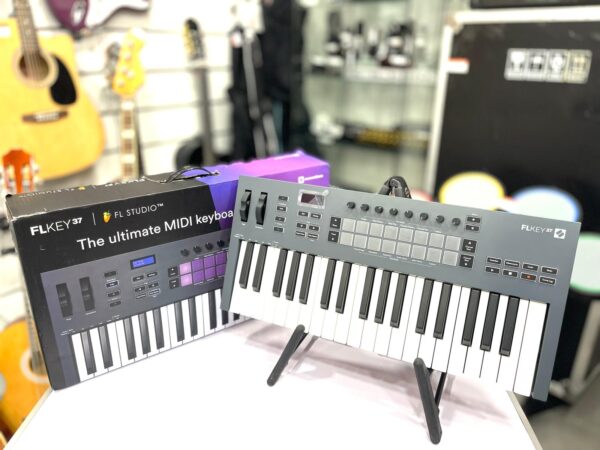 512657 1 TECLADO MIDI NOVATION FLKEY 37 + CABLE + CAJA