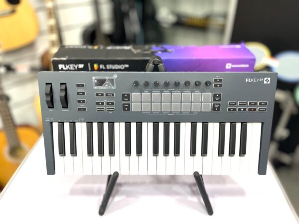 512657 2 TECLADO MIDI NOVATION FLKEY 37 + CABLE + CAJA