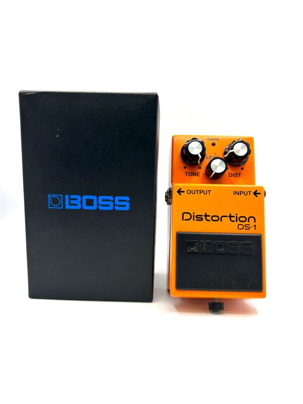 514028 1 PEDAL EFECTOS BOSS DISTORTION DS-1 + CAJA