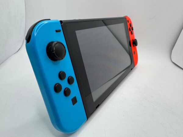 515043 2 CONSOLA NINTENDO SWITCH + MANDOS + CARGADOR + ACCESORIOS