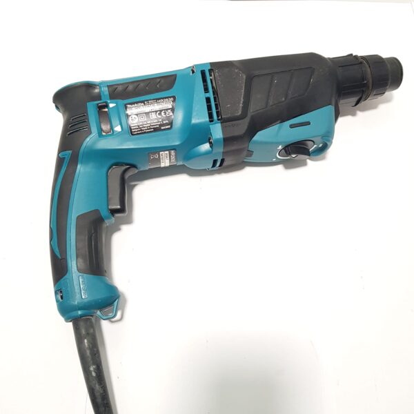 515326 3 TALADRO MAKITA HR2630 800W + ESTUCHE