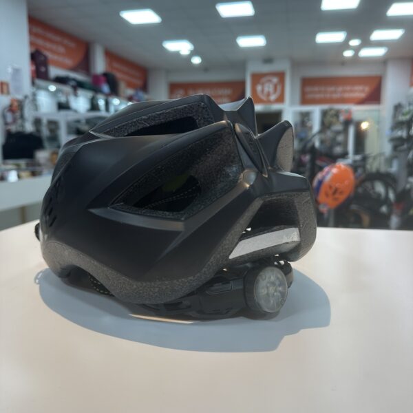 515529 2 scaled CASCO BICI MET REGULABLE CON LUZ TRASERA