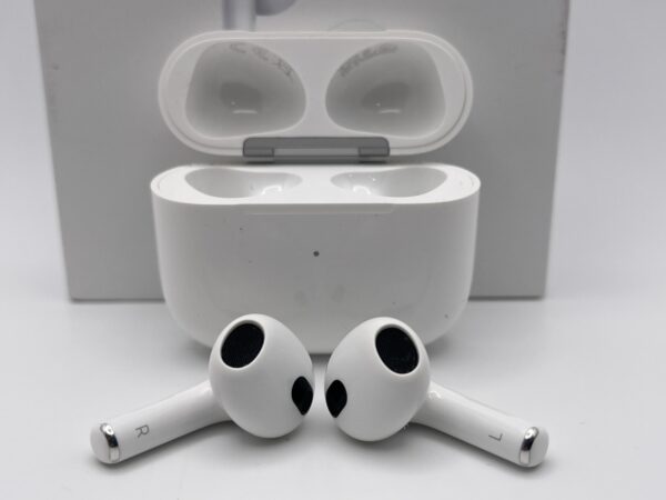 IMG 4636SAMU041224 82 scaled AURICULARES AIRPODS 3º GEN + CAJA + CABLE