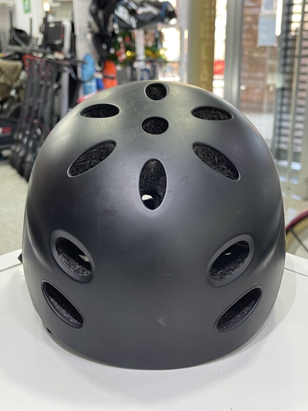 IMG 5513SAMU201224 43 scaled CASCO PARA BICI O PATINENTE TALLA L/XL SM COLOR NEGRO