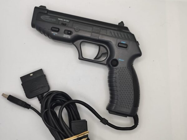 Imagen de WhatsApp 2024 12 04 a las 18.26.40 32cf9a33 PISTOLA PARA CONSOLA PS2 GAMEMASTER RADICAL NEGRA Y GRIS