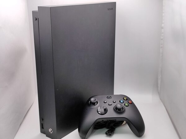 Imagen de WhatsApp 2024 12 10 a las 19.03.54 6e3c8df0 CONSOLA XBOX ONE X 1TB NEGRO + CABLES + MANDO