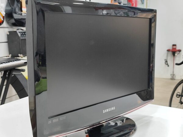 Imagen de WhatsApp 2024 12 12 a las 18.17.01 2618165f TELEVISOR 19 PULGADAS SAMSUNG LE19B450C4W NEGRO