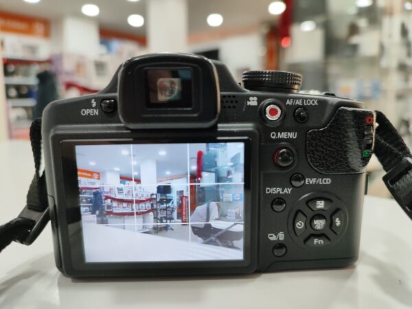 Imagen de WhatsApp 2024 12 20 a las 20.20.51 588457d2 CAMARA SEMIREFLEX LUMIX FZ 38 + CAJA + ACCESORIO