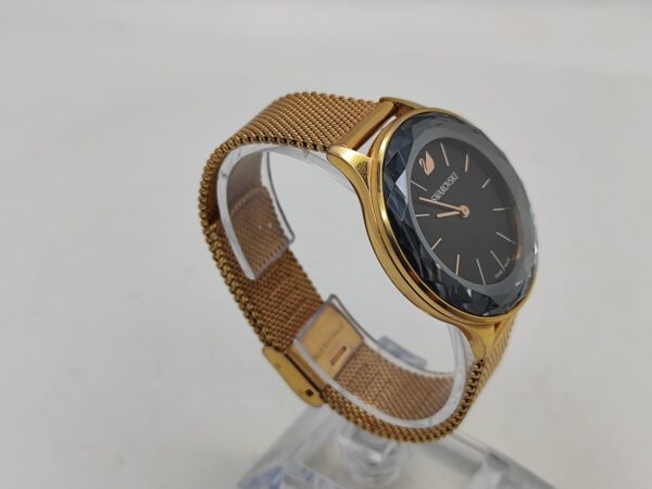 Imagen de WhatsApp 2024 12 30 a las 17.47.43 403454d6 RELOJ SWAROVSKI 5430424 COLOR DORADO ESFERA COBRE