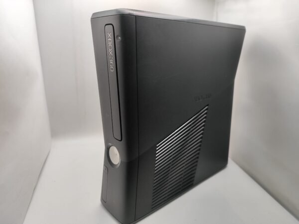 Imagen de WhatsApp 2024 12 31 a las 10.30.34 4a382233 CONSOLA XBOX 360 SLIM NEGRA 250GB + MANDO