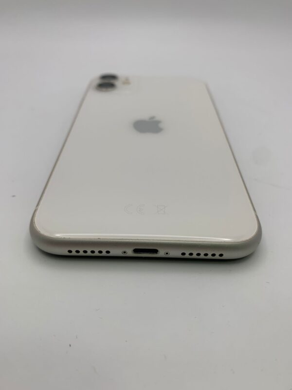 WhatsApp Image 2024 12 02 at 10.48.34 IPHONE 11 BLANCO 64GB SALUD DE BATERIA 100%