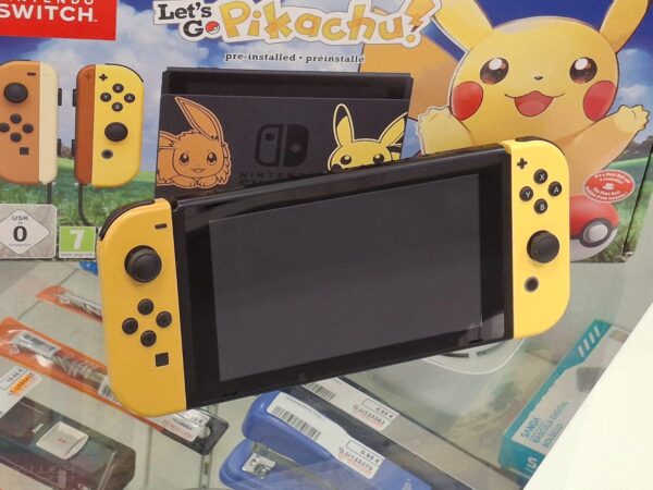 WhatsApp Image 2024 12 11 at 18.40.52 2 CONSOLA NINTENDO SWITCH EDICION LETS GO PIKACHU + CAJA + ACC