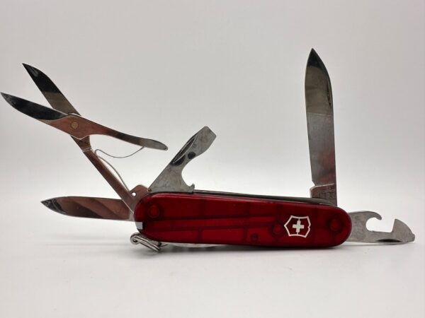 WhatsApp Image 2024 12 16 at 16.57.05 1 NAVAJA MULTIUSOS VICTORINOX