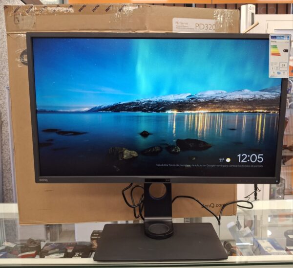 15u517063 1 MONITOR BENQ PD300Q 32'' 2K QHD DESINGVUE CON ALTAVOCES + CAJA *A ESTRENAER*