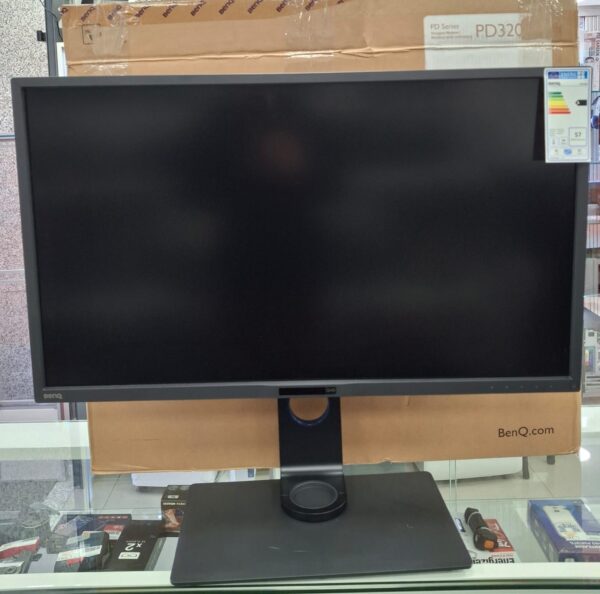 15u517063 4 MONITOR BENQ PD300Q 32'' 2K QHD DESINGVUE CON ALTAVOCES + CAJA *A ESTRENAER*