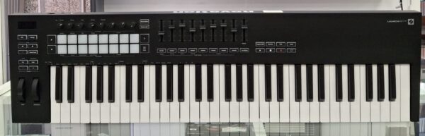 15u518935 1 CONTROLADORA MIDI NOVATION LAUNCHKEY 61 MK3 + CABLE