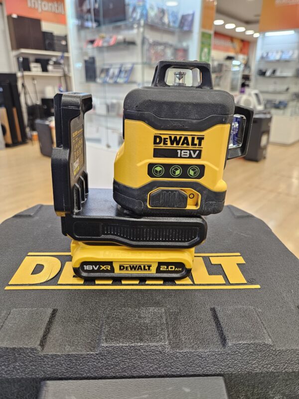 511916 3 scaled NIVEL LASER DEWALT DCLE34031 360 VERDE + BATERIA + CARGADOR + MALETIN