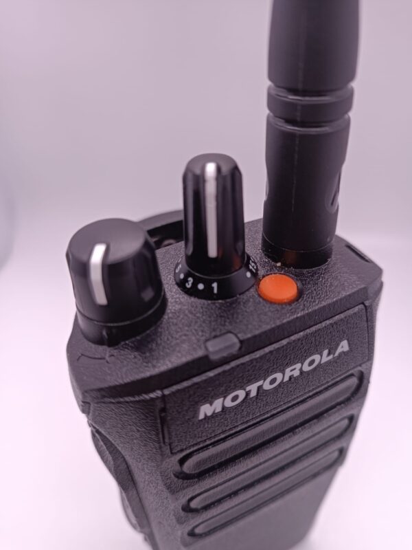 515086 1 WALKIE TALKIE MOTOROLA R7A UHF + CARGADOR + AURICULAR