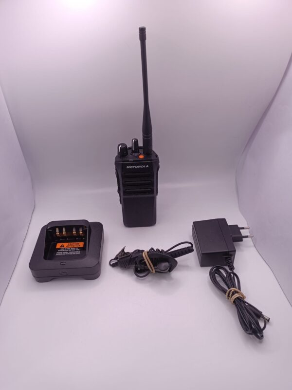 515086 2 WALKIE TALKIE MOTOROLA R7A UHF + CARGADOR + AURICULAR