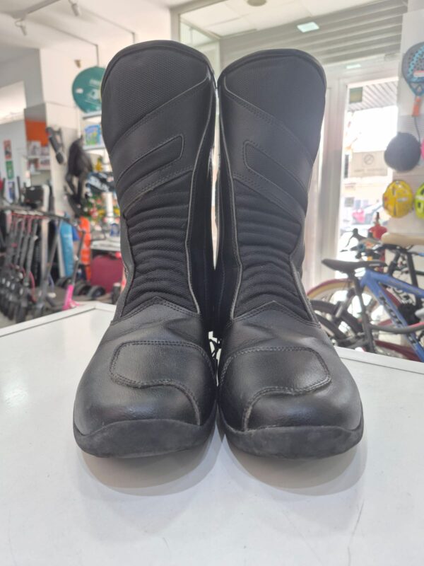 515701 1 BOTAS DE MOTO COURSE TALLA 43 NEGRA