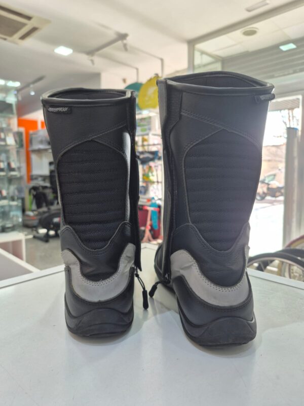 515701 5 BOTAS DE MOTO COURSE TALLA 43 NEGRA