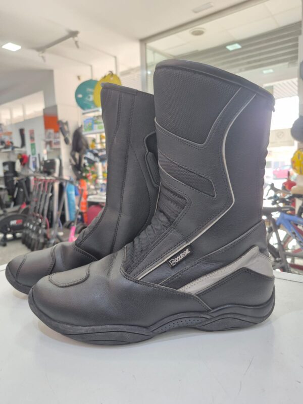 515701 6 BOTAS DE MOTO COURSE TALLA 43 NEGRA