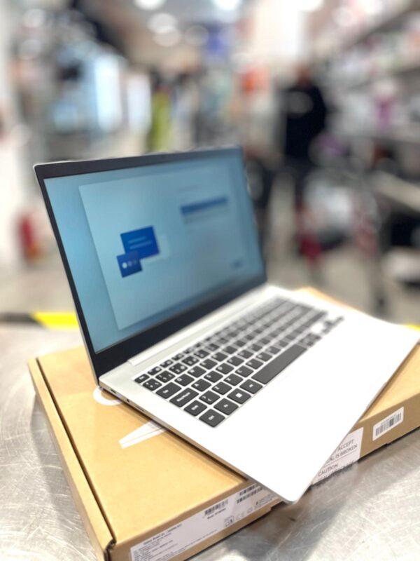 516580 1 SAMSUNG GALAXY BOOK2 GO SNAPDRAGON 7C 4GB 128GB *A ESTRENAR*