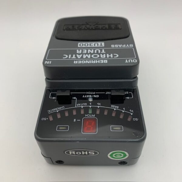 516988 1 PEDAL BEHRINGER TU300 CHROMATIC TUNER