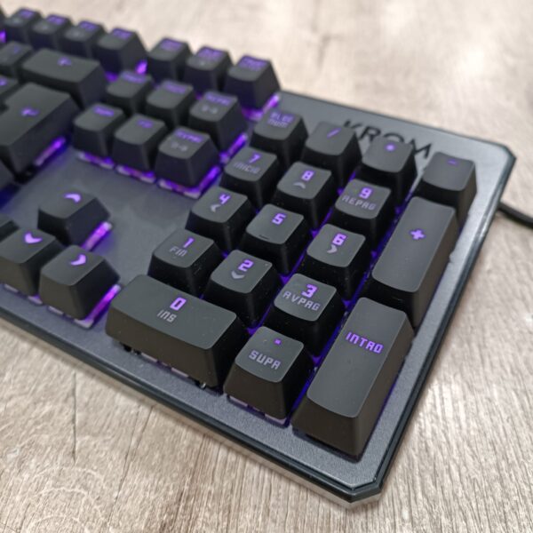 517015 1 TECLADO GAMING RGB CON CABLE KROM MOD KERNEL